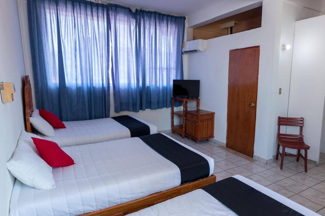 Capital O Hotel Adelita Zihuatanejo Exterior foto