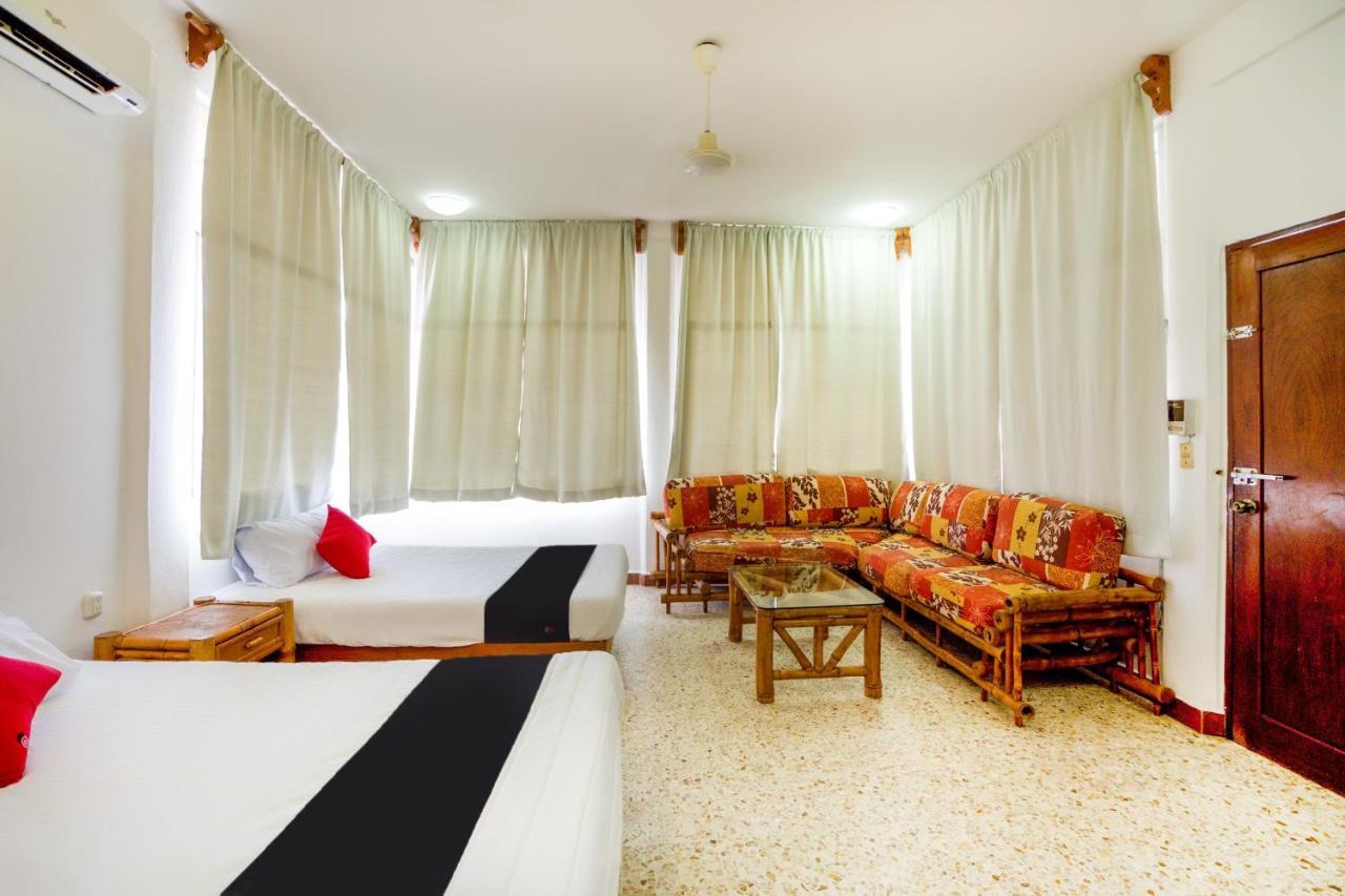 Capital O Hotel Adelita Zihuatanejo Exterior foto