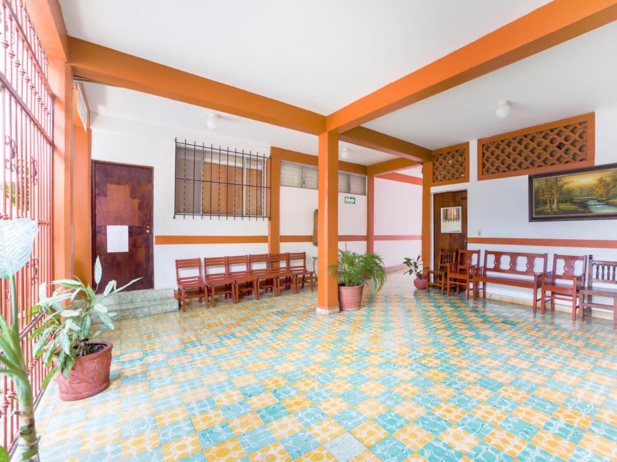 Capital O Hotel Adelita Zihuatanejo Exterior foto